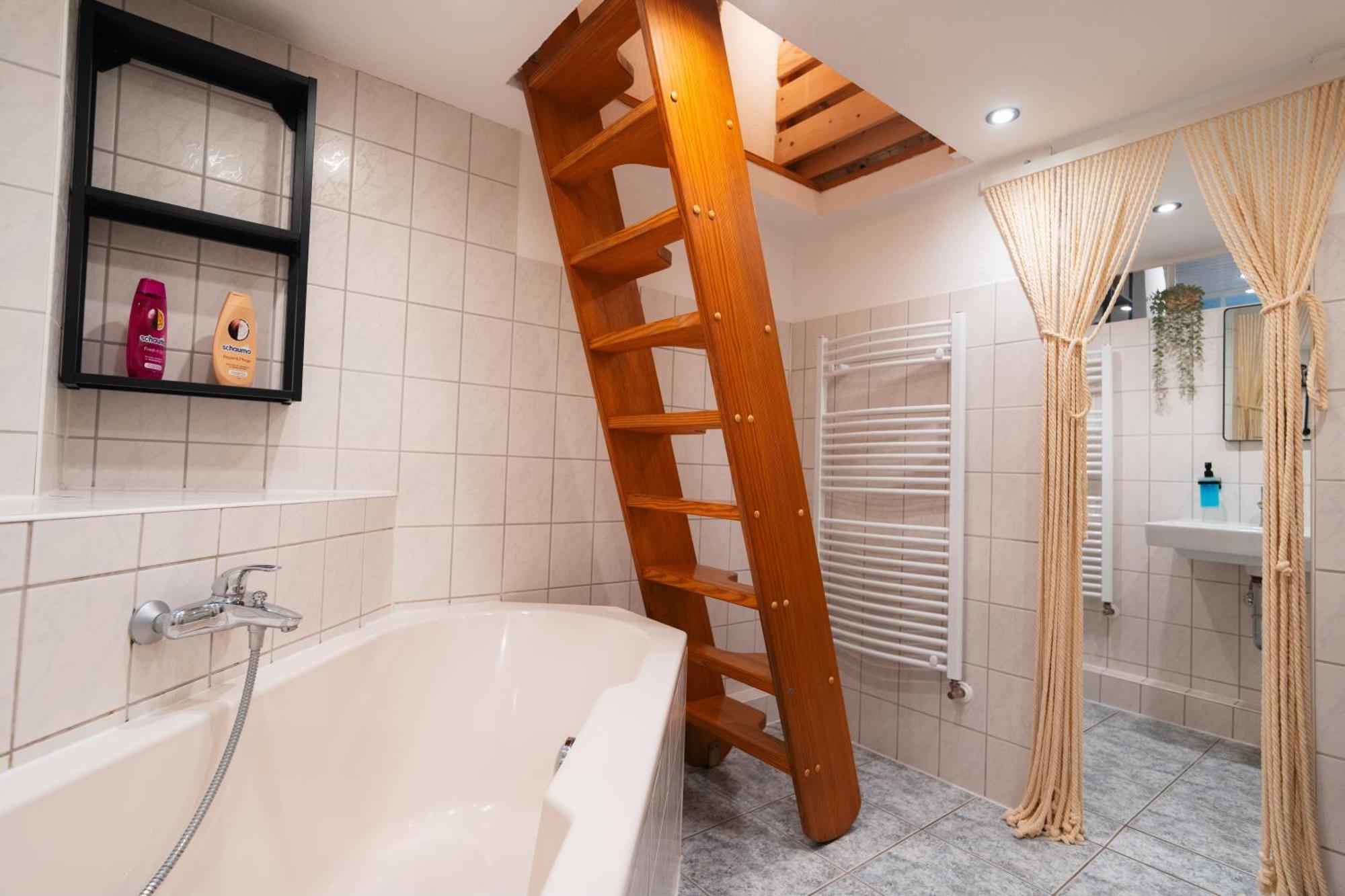 Adventure Apartment - Hochebene, Terrasse & Top Lage Bremerhaven Buitenkant foto